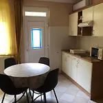 Apartment Jozsef House *