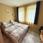 Jozsef House Апартаменты