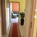Jozsef House Апартаменты *