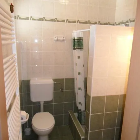 Jozsef House Apartment *