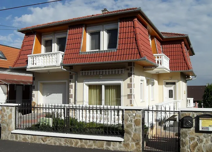 Apartment Jozsef House *