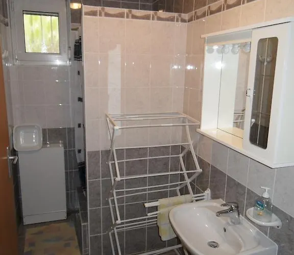 Apartment Jozsef House *